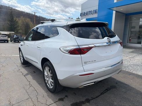 Used 2023 Buick Enclave Essence w/ Experience Buick Package image 6