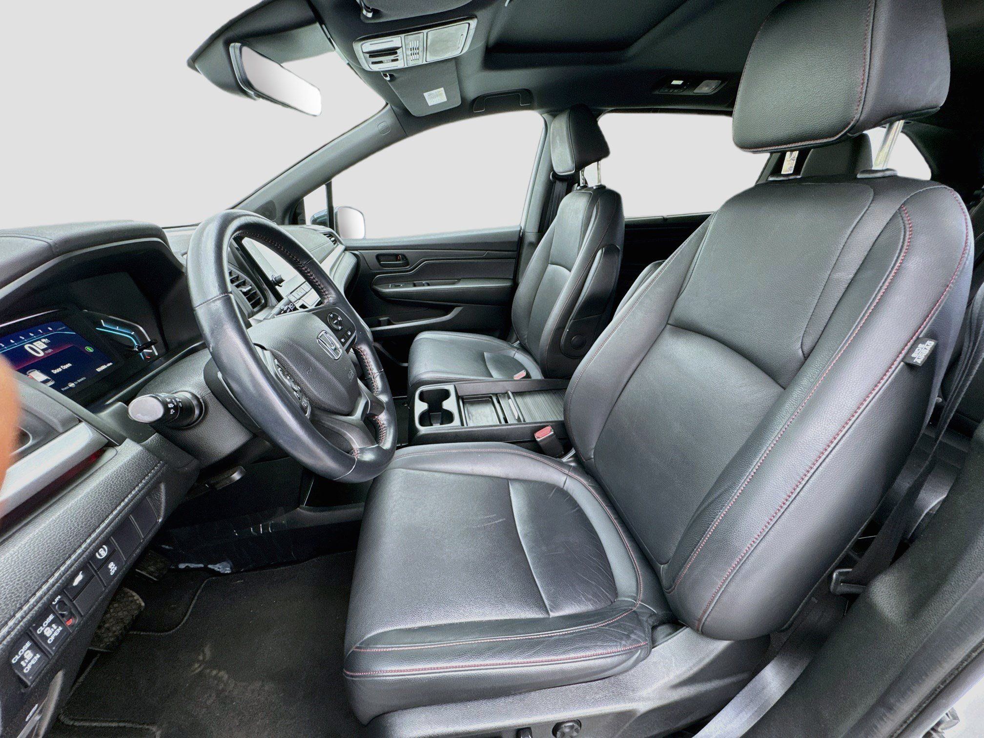 Used 2024 Honda Odyssey Sport image 13
