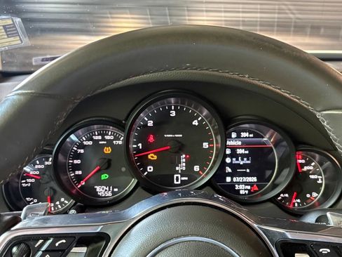 Used 2015 Porsche Cayenne Diesel AWD/4WD image 24