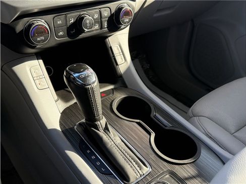 Used 2019 GMC Acadia SLT image 40