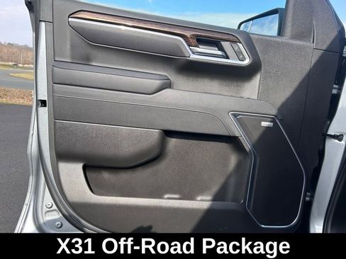 Certified 2025 GMC Sierra 1500 Elevation w/ Preferred Package image 16