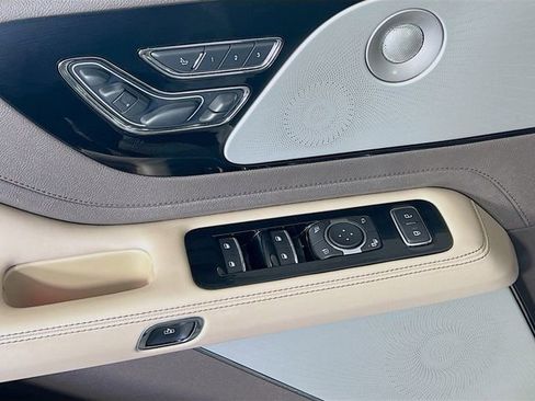 Used 2020 Lincoln Aviator Reserve w/ Equipment Group 202A image 12
