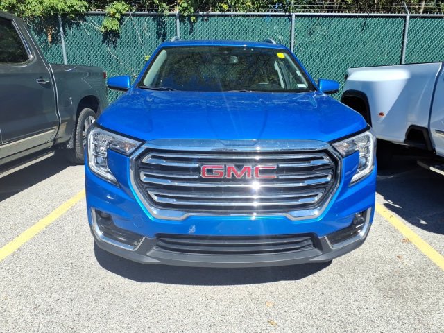 Used 2024 GMC Terrain SLT AWD/4WD image 2