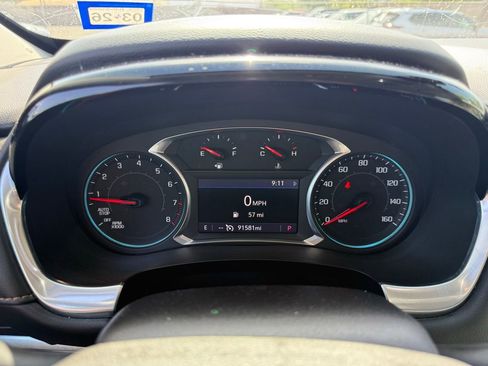 Used 2021 Chevrolet Traverse LT FWD image 17