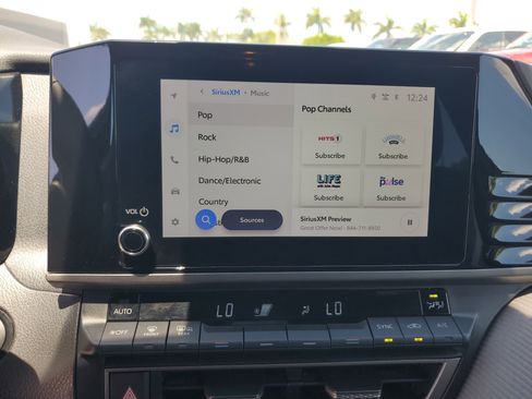 Used 2025 Toyota Camry SE FWD image 20