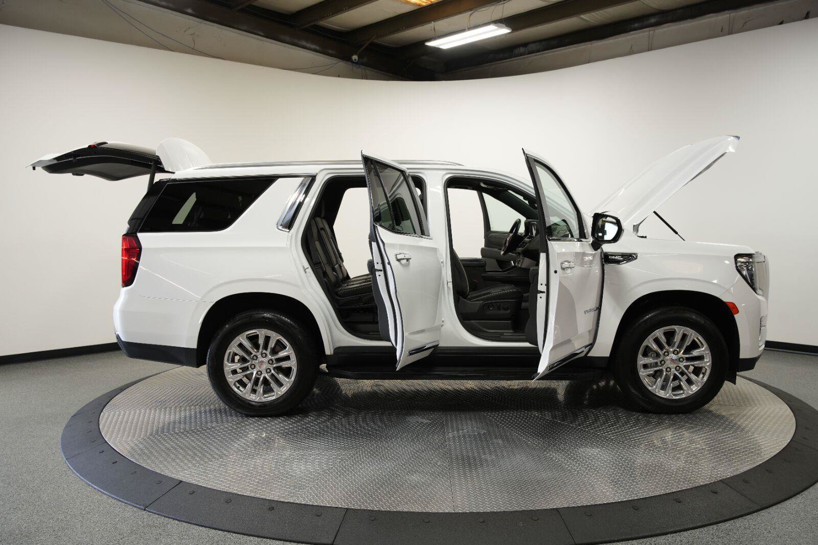 Certified 2024 GMC Yukon SLT AWD/4WD image 11