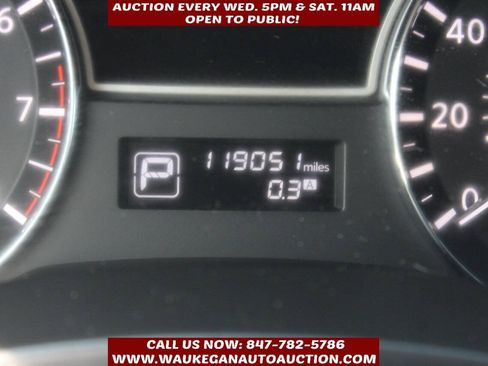 Used 2013 Nissan Pathfinder SL w/ Trailer Tow Pkg AWD/4WD image 9