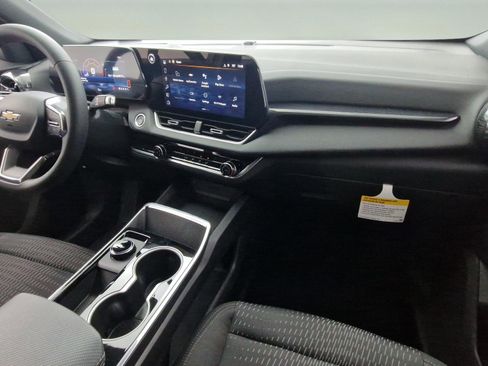 New 2026 Chevrolet Equinox LT w/ Safety and Technology Package image 32