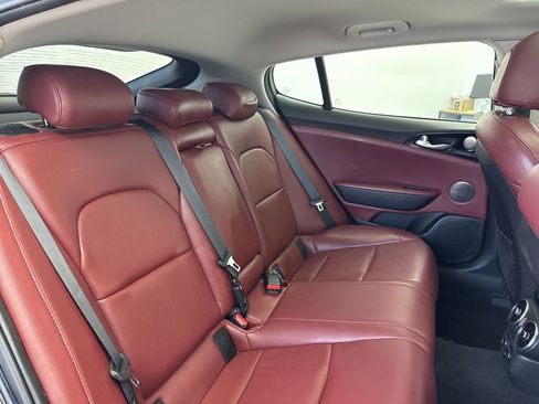Used 2018 Kia Stinger Premium image 37