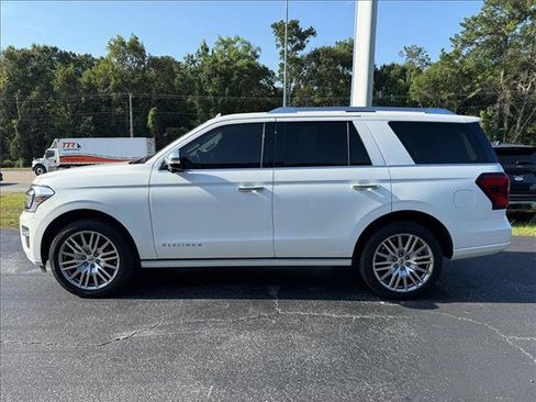 Used 2023 Ford Expedition Platinum AWD/4WD image 2