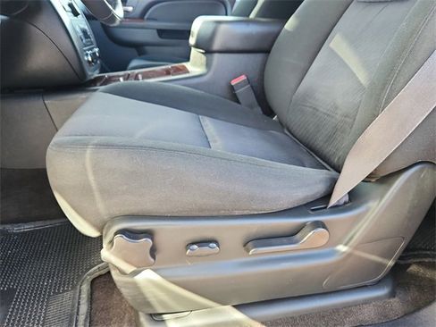 Used 2011 GMC Yukon SLE w/ Suspension Package, Off-Road image 10