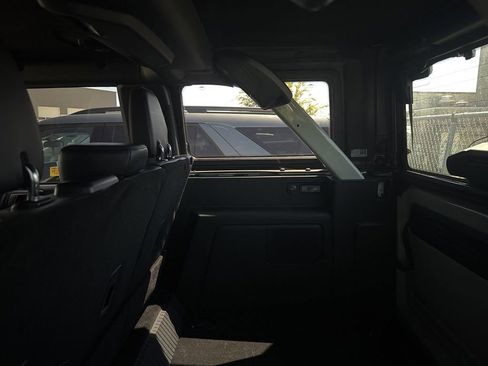 Certified 2025 Ford Bronco Outer Banks w/ Sasquatch Package AWD/4WD image 17