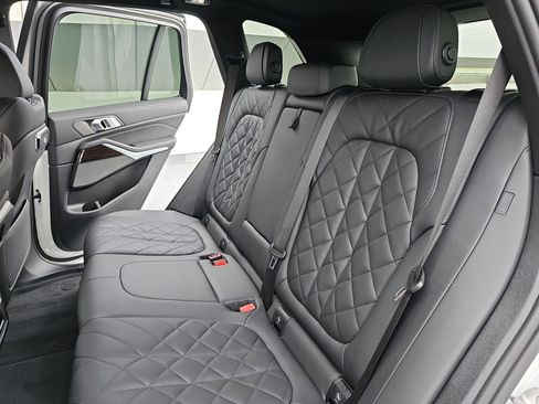 Used 2025 BMW X5 sDrive40i w/ Premium Package image 14