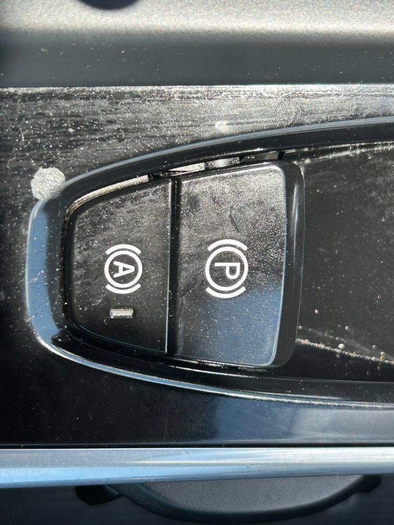 Used 2024 Volvo XC60 B5 Plus AWD/4WD image 24