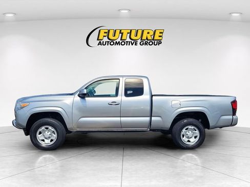 Used 2022 Toyota Tacoma SR AWD/4WD image 6