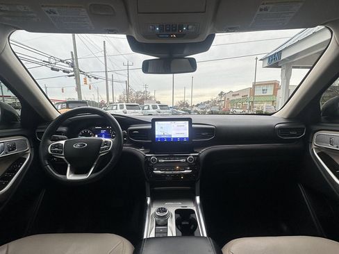 Used 2021 Ford Explorer Limited w/ Equipment Group 301A image 14