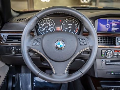 Used 2012 BMW 328i Convertible image 34