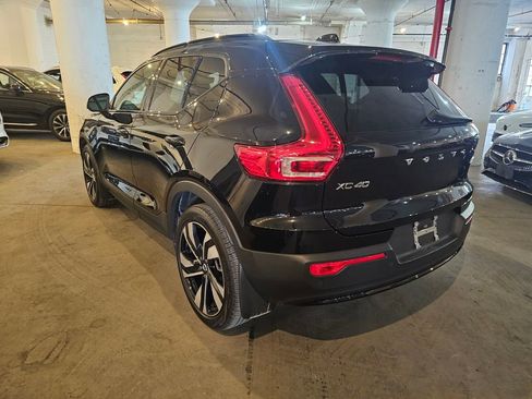 Certified 2024 Volvo XC40 B5 Plus w/ Climate Package AWD/4WD image 2