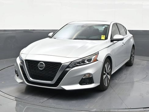 Used 2019 Nissan Altima 2.5 SV FWD image 8