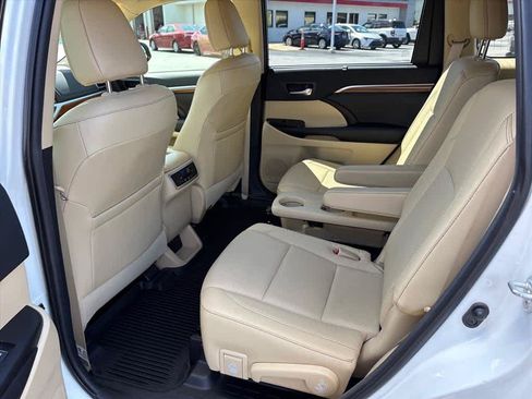 Used 2019 Toyota Highlander Limited AWD/4WD image 8