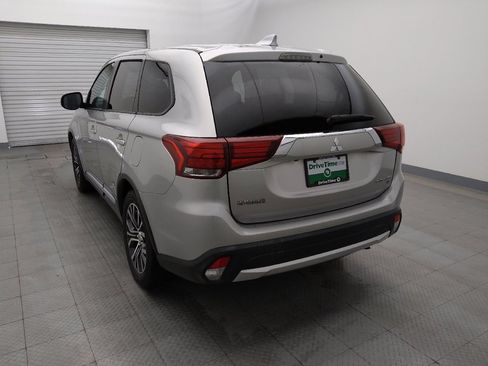 Used 2018 Mitsubishi Outlander SE image 6