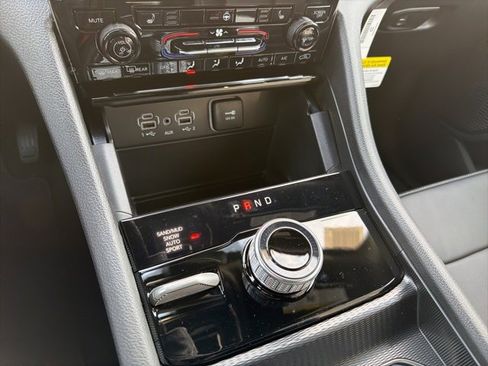 New 2025 Jeep Grand Cherokee Limited image 15