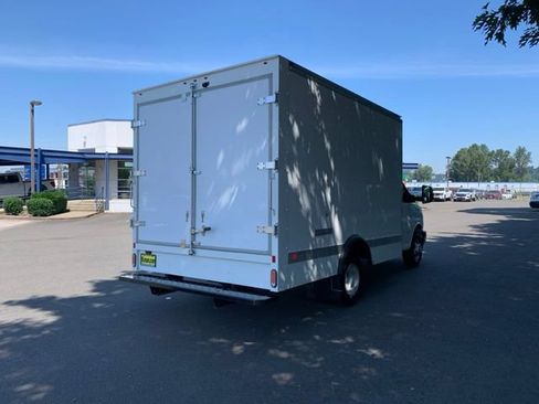 Used 2024 Chevrolet Express 3500 w/ Power Convenience Package RWD image 5