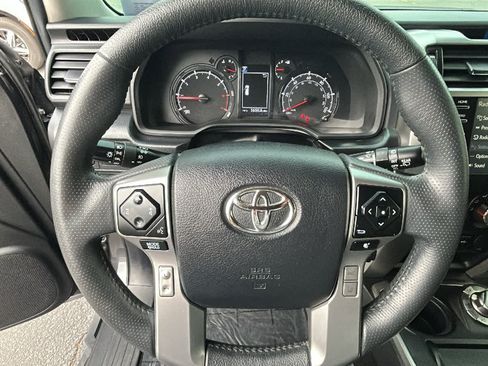 Used 2020 Toyota 4Runner SR5 Premium AWD/4WD image 18