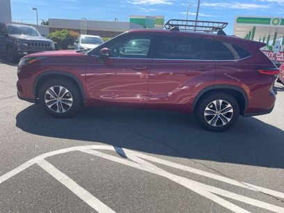 Used 2022 Toyota Highlander XLE