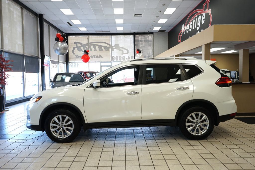 Used 2017 Nissan Rogue SV AWD/4WD image 3