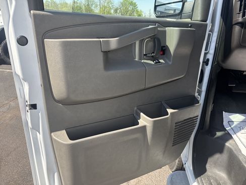 Used 2024 GMC Savana 2500 w/ Driver Convenience Package RWD image 15