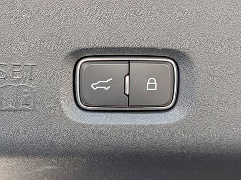 Certified 2025 Lincoln Navigator L Black Label image 16