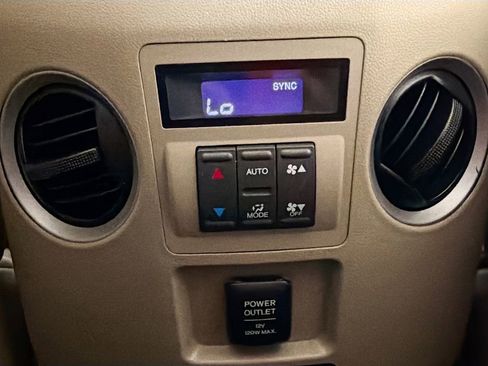 Used 2011 Honda Pilot Touring image 28