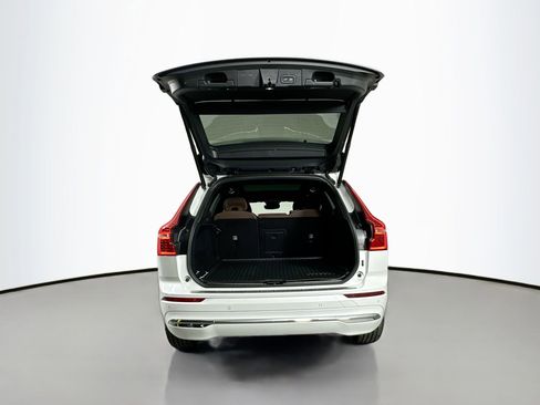 Certified 2023 Volvo XC60 B5 Plus w/ Protection Package Premier image 27