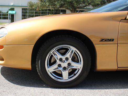 Used 1998 Chevrolet Camaro Z28 RWD image 25