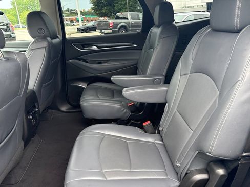 Used 2019 Buick Enclave Essence FWD image 24