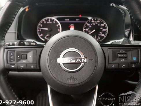 Used 2022 Nissan Pathfinder SL image 17
