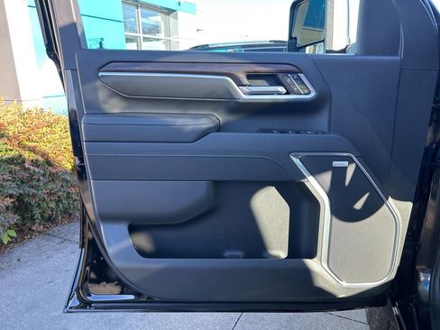 New 2026 GMC Sierra 2500 SLT w/ SLT Premium Package AWD/4WD image 23