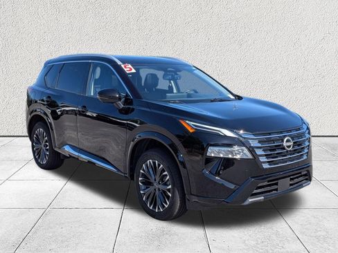 Used 2025 Nissan Rogue Platinum FWD image 1