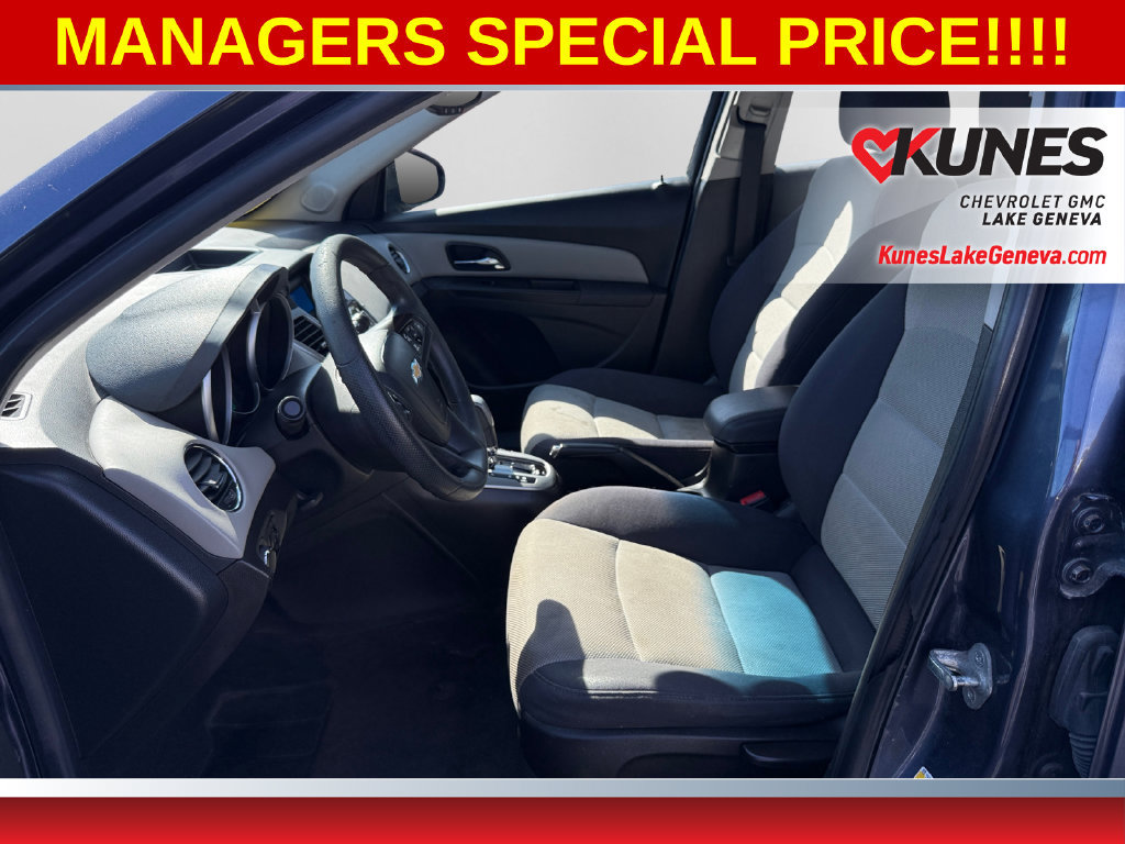 Used 2013 Chevrolet Cruze LS FWD image 19