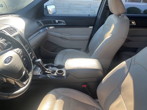 Used 2018 Ford Explorer Limited w/ Equipment Group 301A image 12