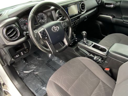 Used 2016 Toyota Tacoma TRD Sport w/ Premium & Technology Package AWD/4WD image 27