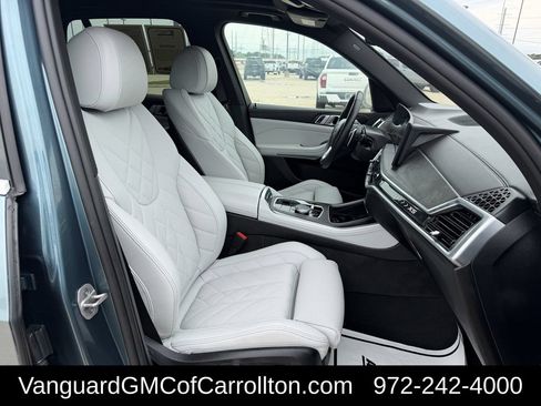 Used 2025 BMW X5 xDrive40i w/ Parking Assistance Package AWD/4WD image 31