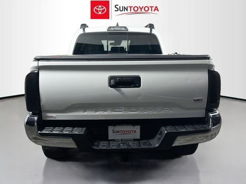 Used 2019 Toyota Tacoma SR5 RWD image 5