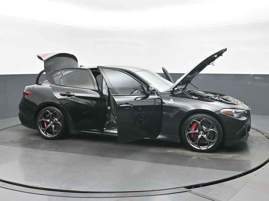Used 2022 Alfa Romeo Giulia Quadrifoglio RWD image 42