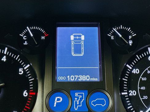 Used 2018 Lexus GX 460 Premium w/ Premium Package image 18