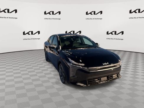 Used 2025 Kia K4 LXS image 3