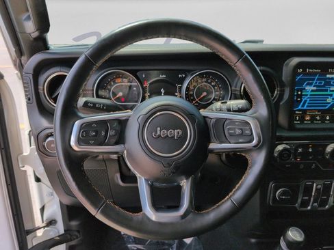Used 2023 Jeep Wrangler Unlimited Sahara AWD/4WD image 19