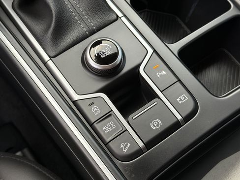 Used 2024 Kia Sorento S image 35