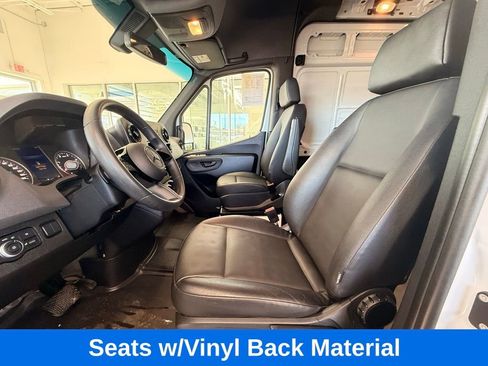 Used 2025 Mercedes-Benz Sprinter 2500 image 16